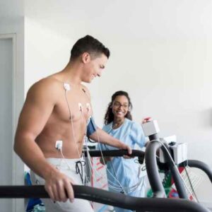 Test de esfuerzo: evalúa tu corazón con orden médica. Detecta arritmias, isquemia y capacidad funcional. ¡Entiende tus exámenes y cuida tu salud!